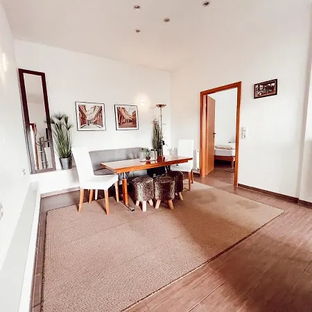 Linden Mit Ladestation Fuer E-auto Lejlighed *